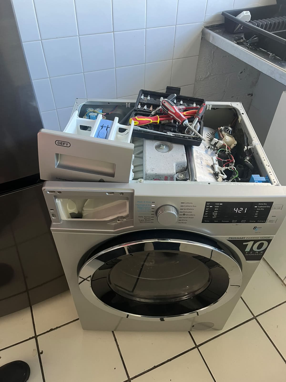 Defy washing machine repair technician Cape Town